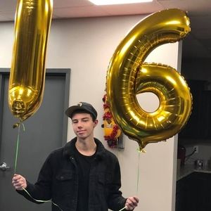 Meet your Posher, Jd